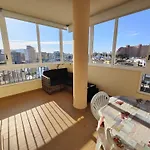 Apartamento Soleado Con Terraza, A/A Y Garaje En Roses, Cerca De Playa Y Parque Natural - Es-258-63