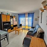 Apartamento Soleado Con Terraza, A/A Y Garaje En Roses, Cerca De Playa Y Parque Natural - Es-258-63
