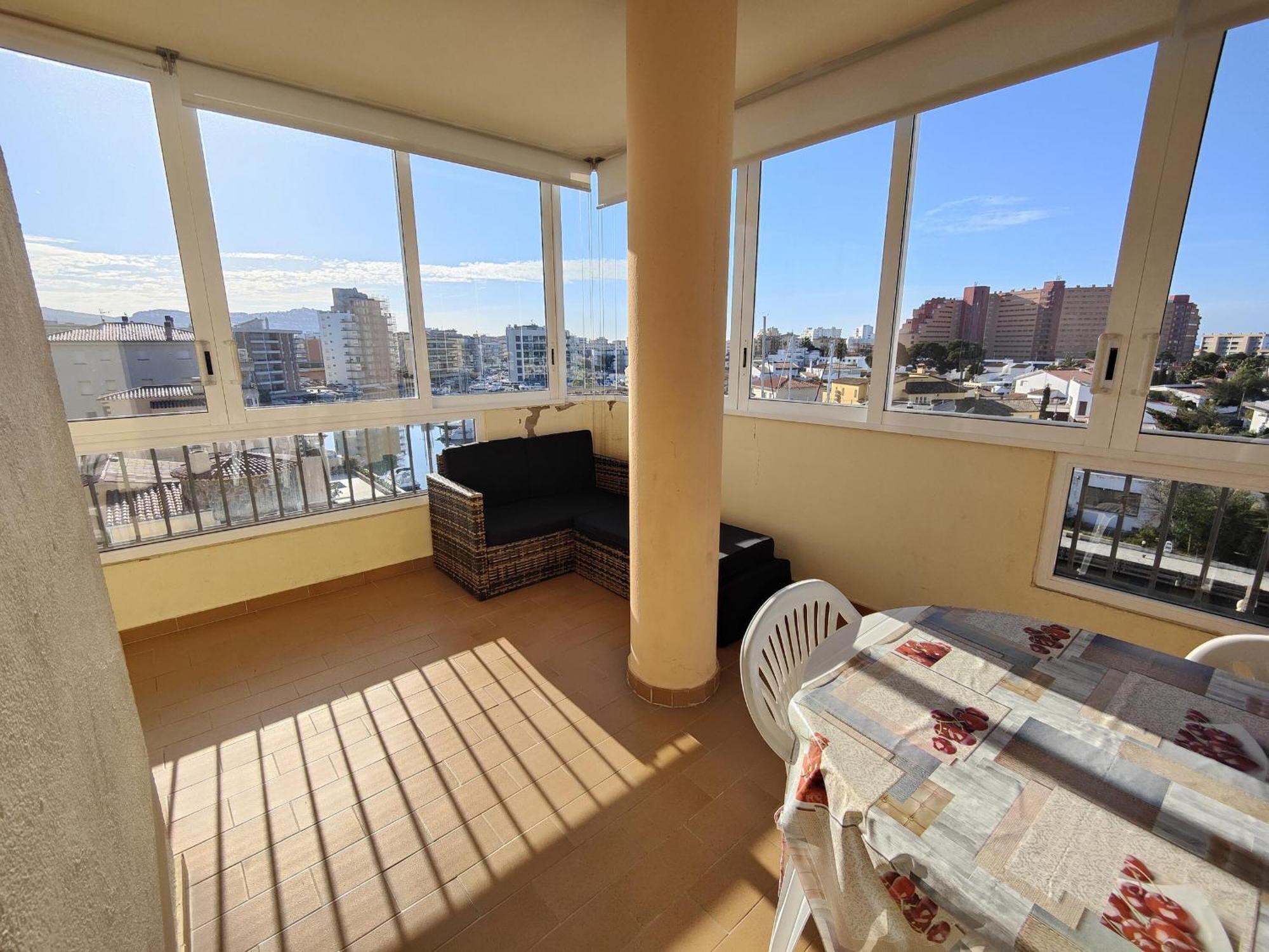 Soleado Con Terraza, A/a Y Garaje En Roses, Cerca De Playa Y Parque Natural - Es-258-63 Apartamento Rosas