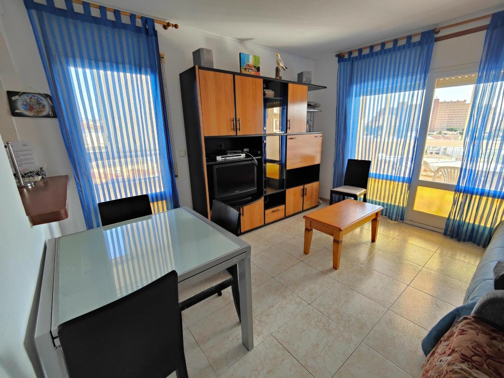 Soleado Con Terraza, A/a Y Garaje En Roses, Cerca De Playa Y Parque Natural - Es-258-63 * Rosas